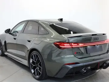 2026 Audi RS 5 Sedan e-Hybrid - LIVRARE RAPIDA!