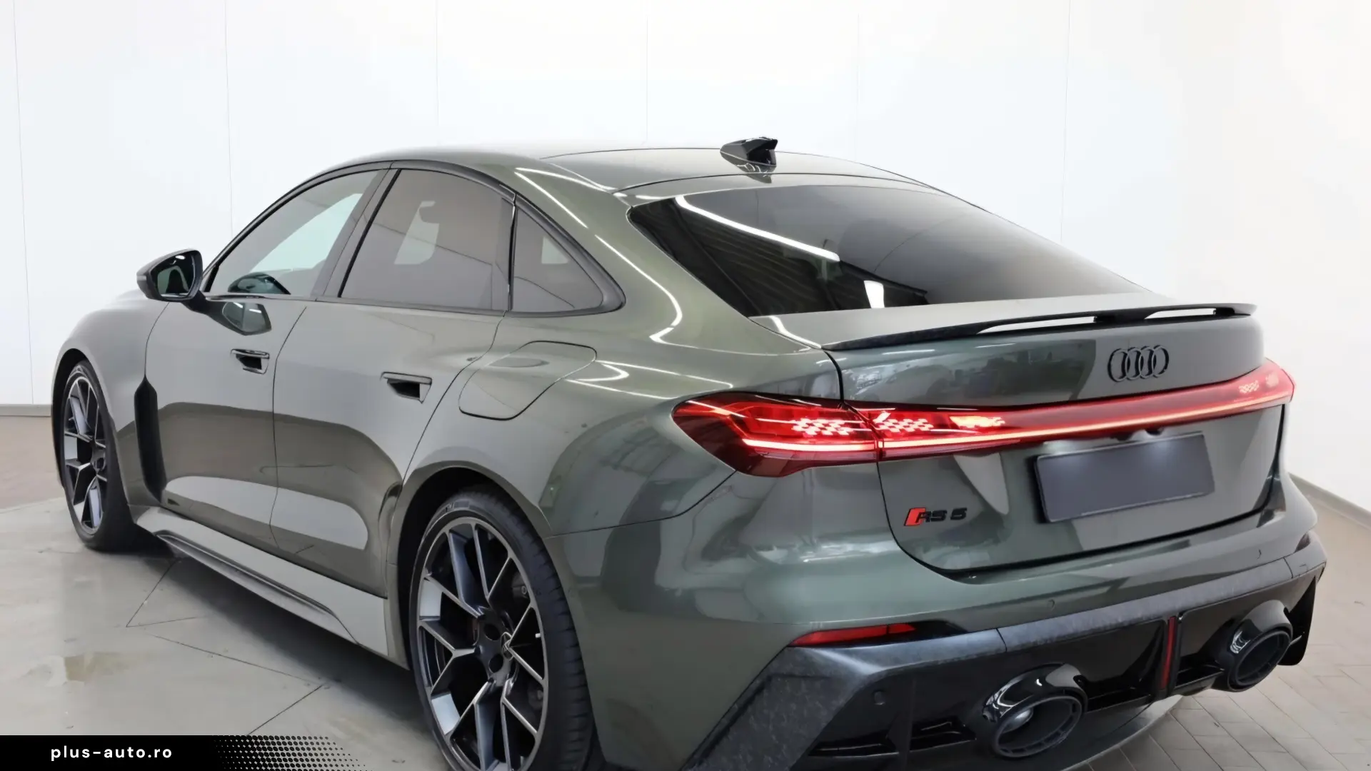 2026 Audi RS 5 Sedan e-Hybrid - LIVRARE RAPIDA!