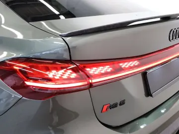 2026 Audi RS 5 Sedan e-Hybrid - LIVRARE RAPIDA!