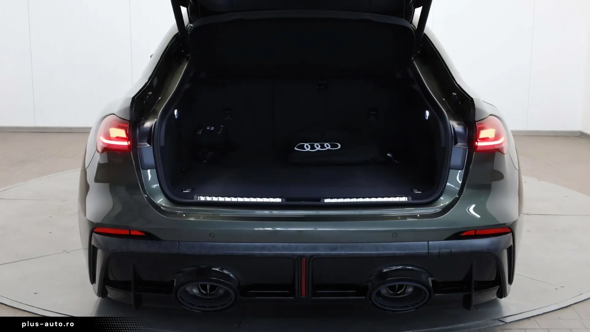 2026 Audi RS 5 Sedan e-Hybrid - LIVRARE RAPIDA!