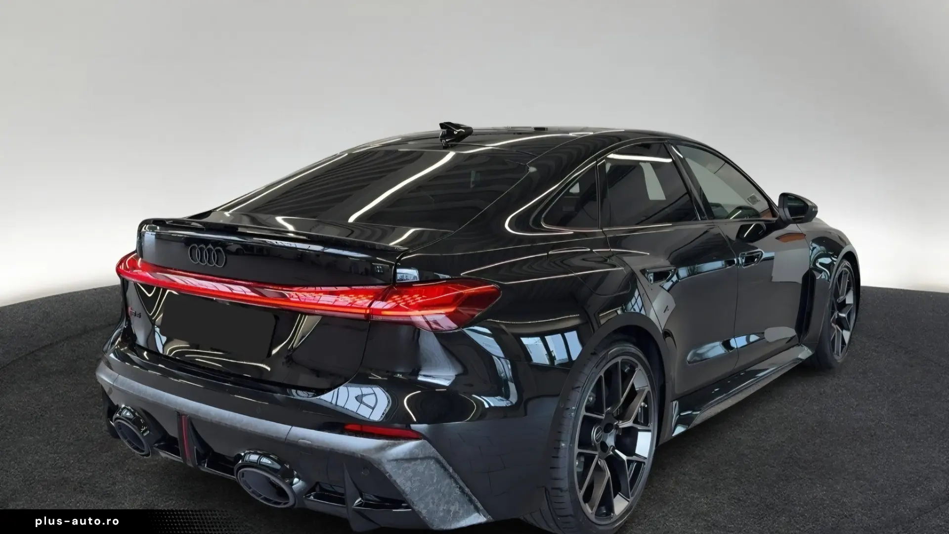 2026 Audi RS 5 Sedan e-Hybrid - LIVRARE RAPIDA!