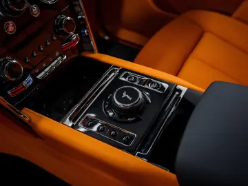 Rolls-Royce Cullinan Black Badge - LIVRARE RAPIDA!