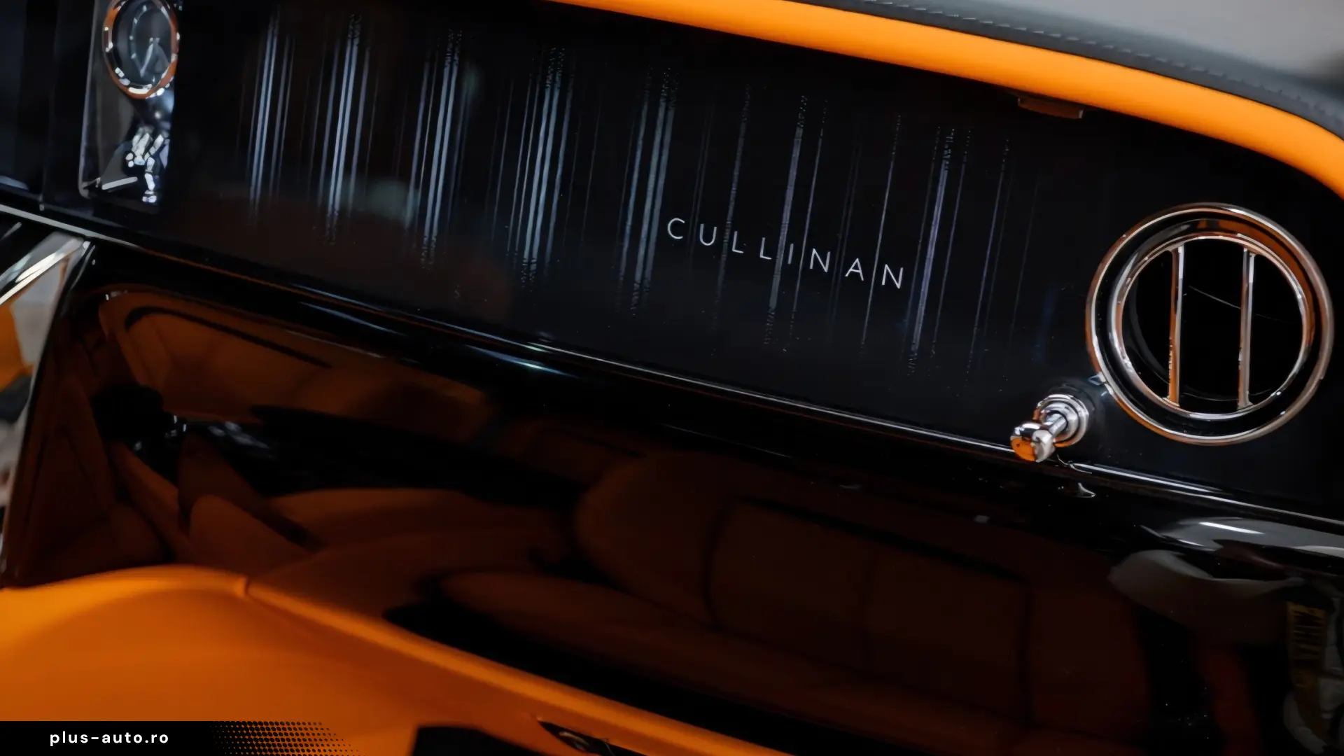 Rolls-Royce Cullinan Black Badge - LIVRARE RAPIDA!