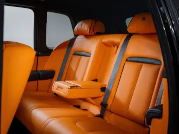 Rolls-Royce Cullinan Black Badge - LIVRARE RAPIDA!