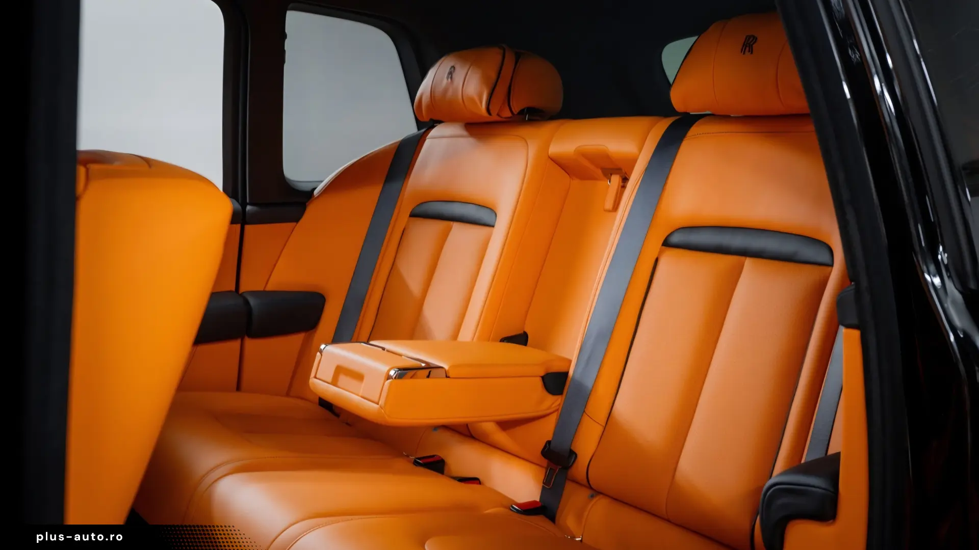 Rolls-Royce Cullinan Black Badge - LIVRARE RAPIDA!