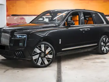 Rolls-Royce Cullinan Black Badge - LIVRARE RAPIDA!