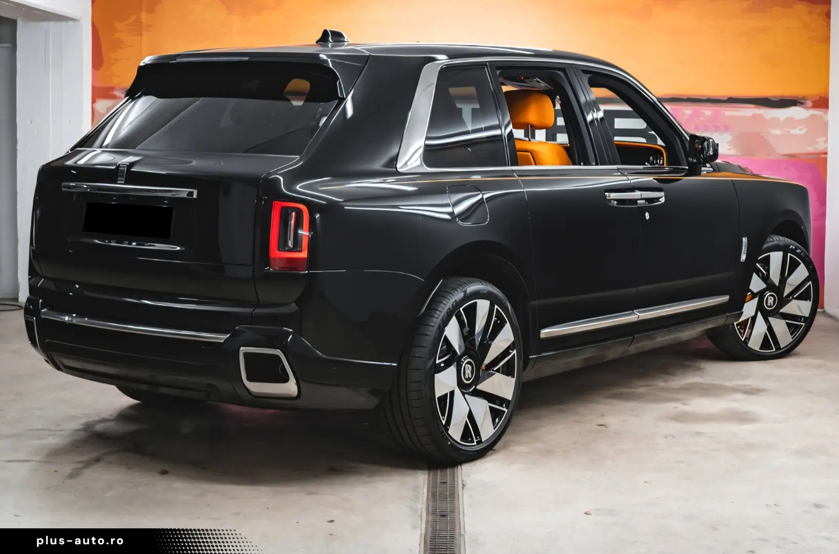 Rolls-Royce Cullinan Black Badge - LIVRARE RAPIDA!