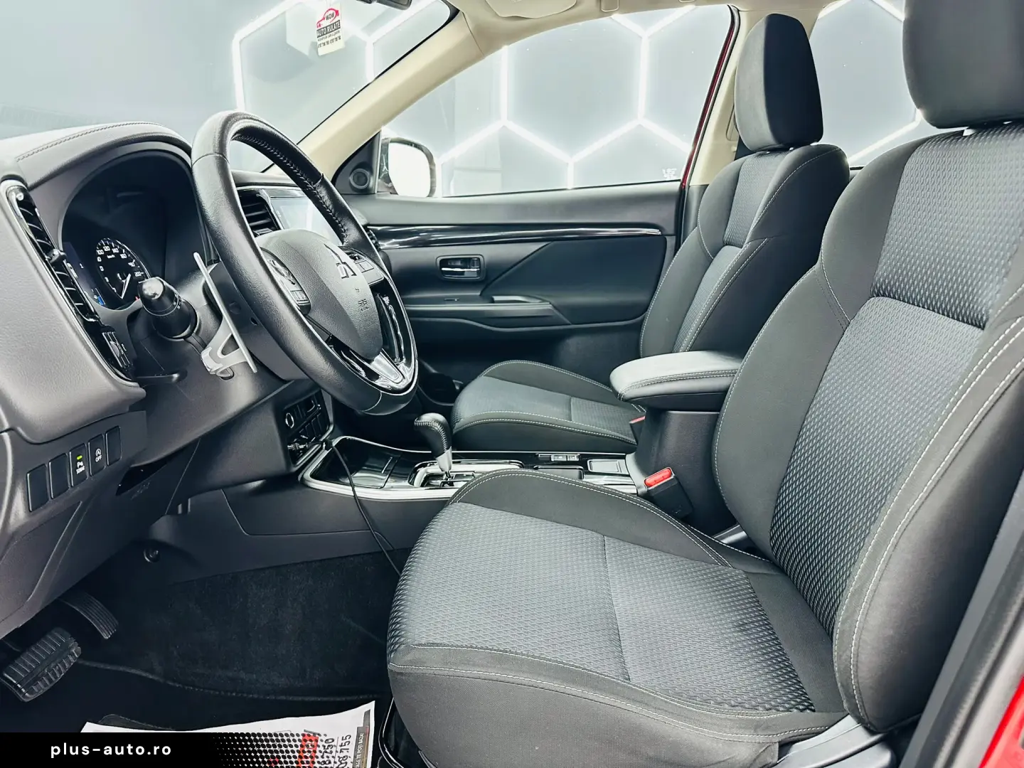 MITSUBISHI OUTLANDER 2019 2.0i E6 Garantie 12 Luni Rate Avan
