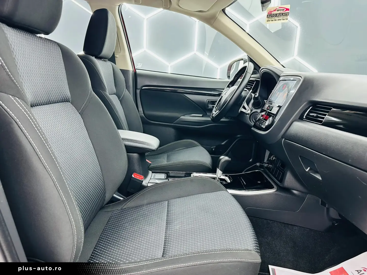 MITSUBISHI OUTLANDER 2019 2.0i E6 Garantie 12 Luni Rate Avan