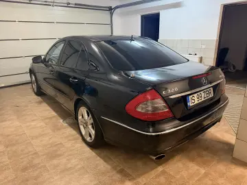 Mercedes-Benz E 320