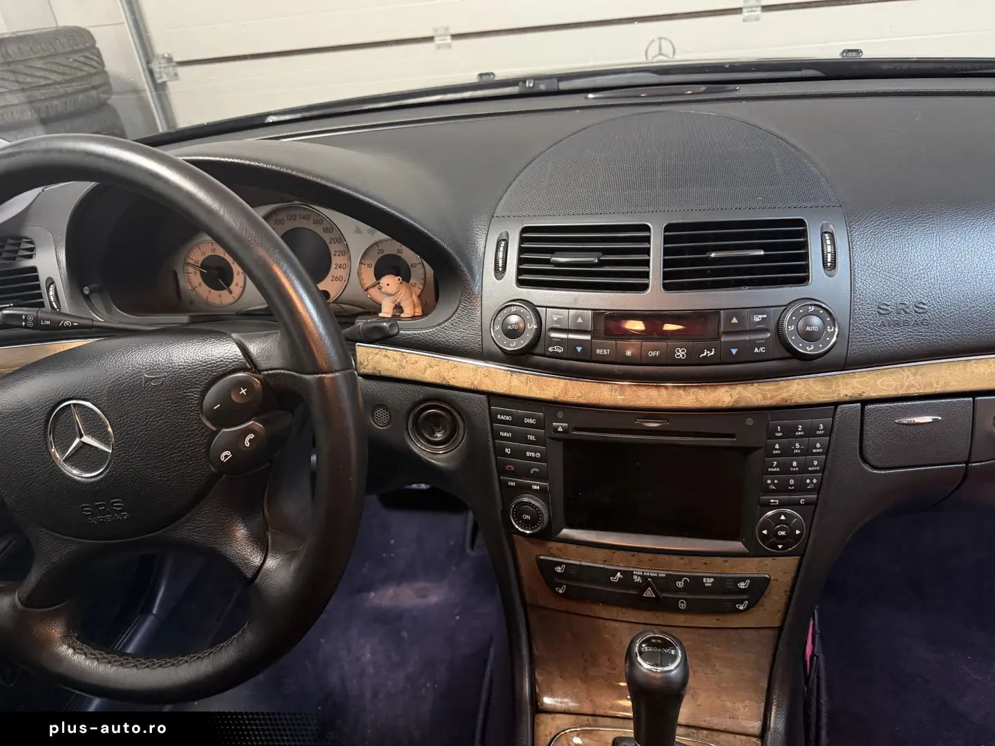 Mercedes-Benz E 320
