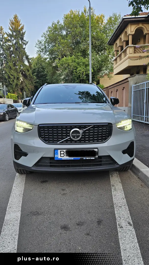 VOLVO XC40 2025 — imagine 9