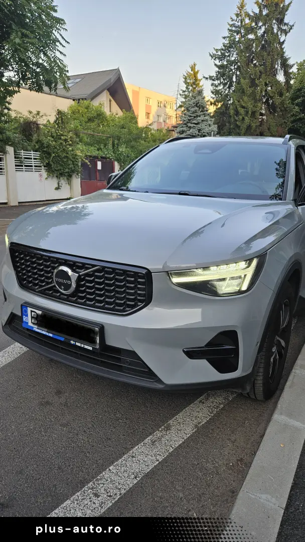 VOLVO XC40 2025 — imagine 11