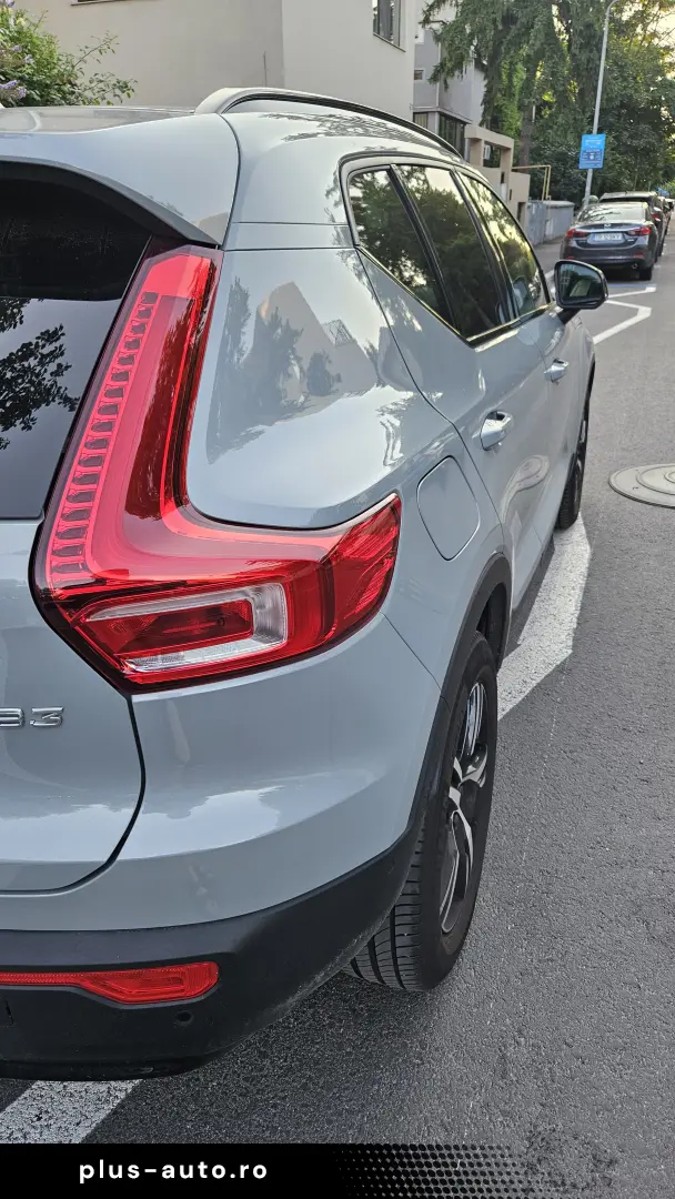 VOLVO XC40 2025 — imagine 13