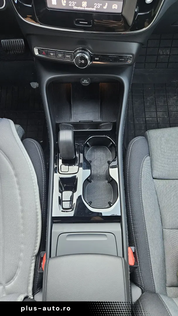 VOLVO XC40 2025 — imagine 20