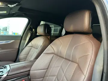BMW 740d mHEV xDrive A T