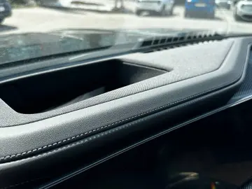 BMW M760e xDrive Executive Lounge Rear TV Massage Sky Lounge