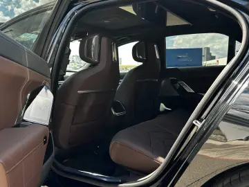 BMW M760e xDrive Executive Lounge Rear TV Massage Sky Lounge