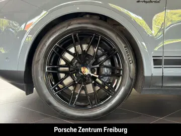 PORSCHE Cayenne E-Hybrid Coupe HA-Lenkung InnoDrive BOSE