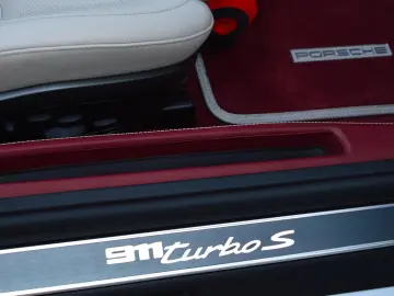 Porsche 911 Carrera Turbo S