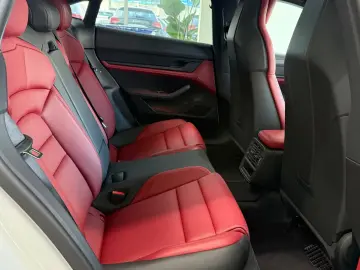 Porsche Taycan Keramik 14 Wege Pano Chrono Sport Navi