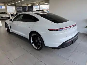 Porsche Taycan Keramik 14 Wege Pano Chrono Sport Navi