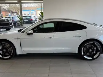 Porsche Taycan Keramik 14 Wege Pano Chrono Sport Navi