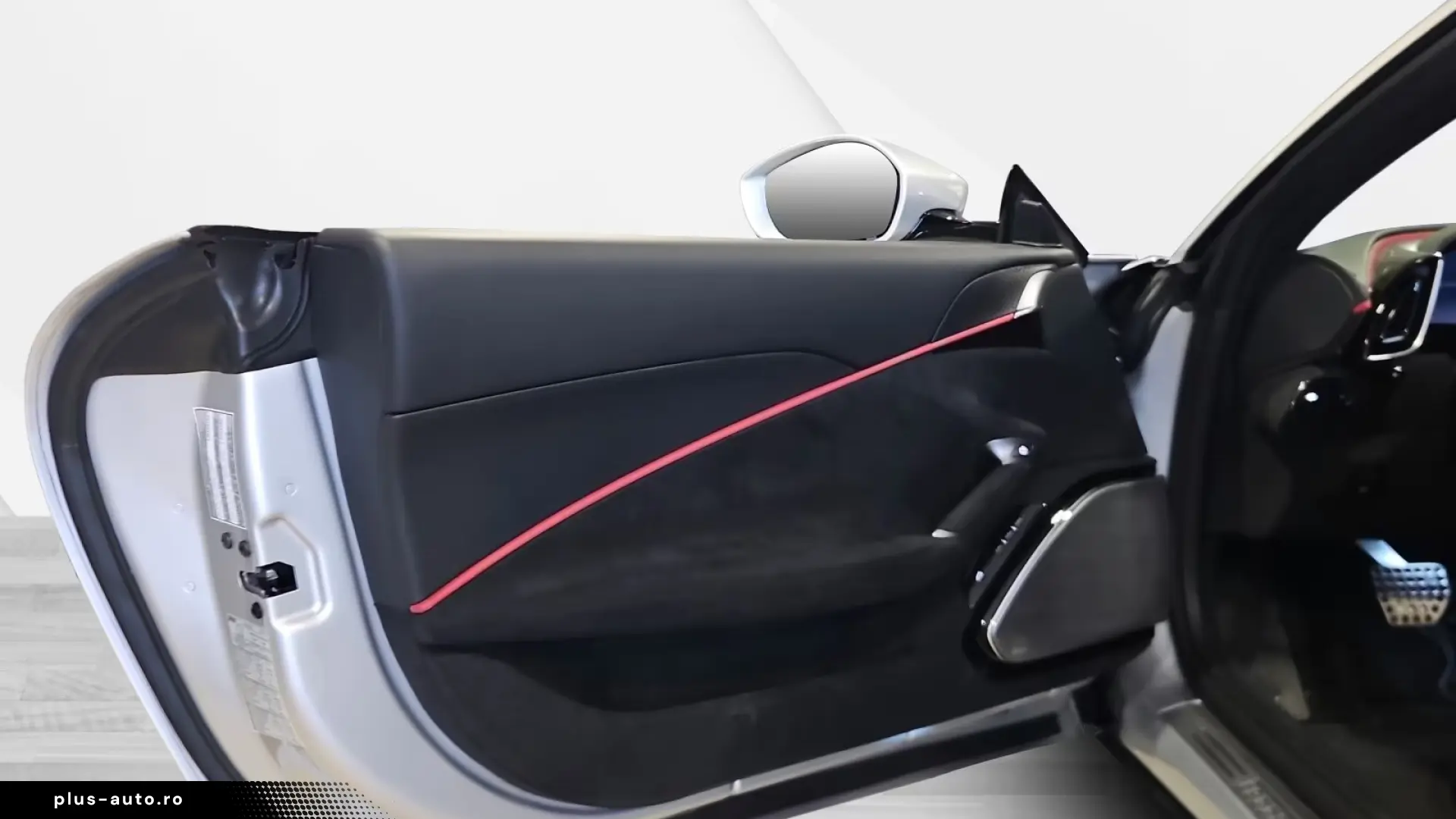 FERRARI Roma 2025 — imagine 8