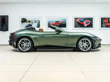 Ferrari Roma Spider