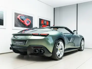 Ferrari Roma Spider