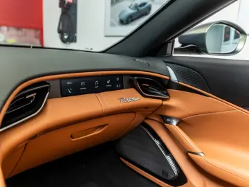 Ferrari Roma Spider