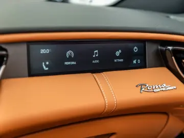 Ferrari Roma Spider