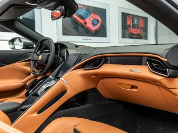 Ferrari Roma Spider
