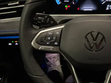 VW Passat Variant 2.0 TDI 4Motion R-Line BlackStyle