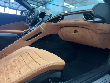 Ferrari Roma Spider