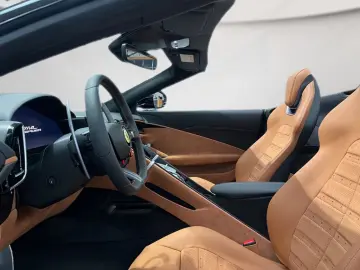 Ferrari Roma Spider