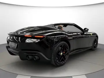 Ferrari Roma Spider