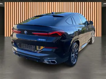 BMW X6 M60i xDrive Preț de listă 148.000€ SoftClose Pano