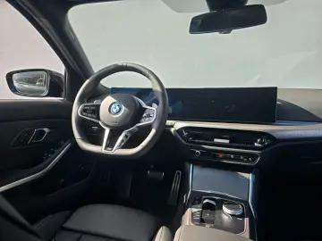 BMW 330e xDrive M Sportpaket Widesreen Drivass Sitzh