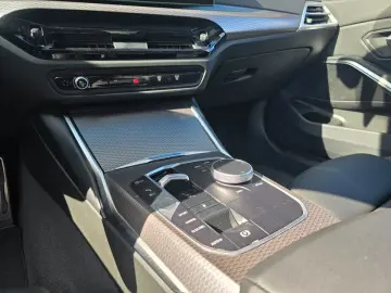 BMW 330e xDrive M Sportpaket Widesreen Drivass Sitzh