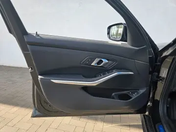BMW 330e xDrive M Sportpaket Widesreen Drivass Sitzh