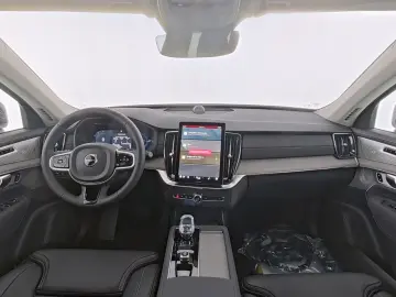 VOLVO XC90 T8 Plus Dark Recharge Plug-In Hybrid AWD