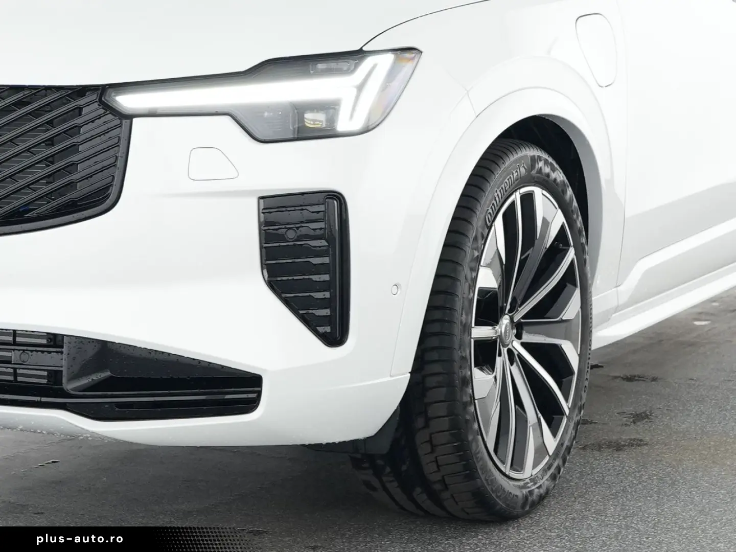 VOLVO XC90 T8 Plus Dark Recharge Plug-In Hybrid AWD