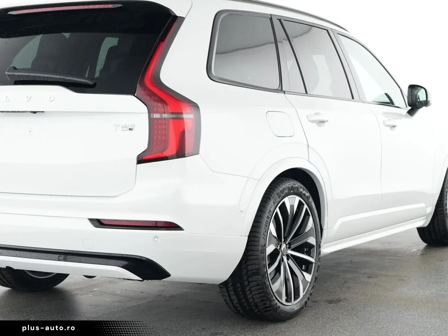 VOLVO XC90 T8 Plus Dark Recharge Plug-In Hybrid AWD