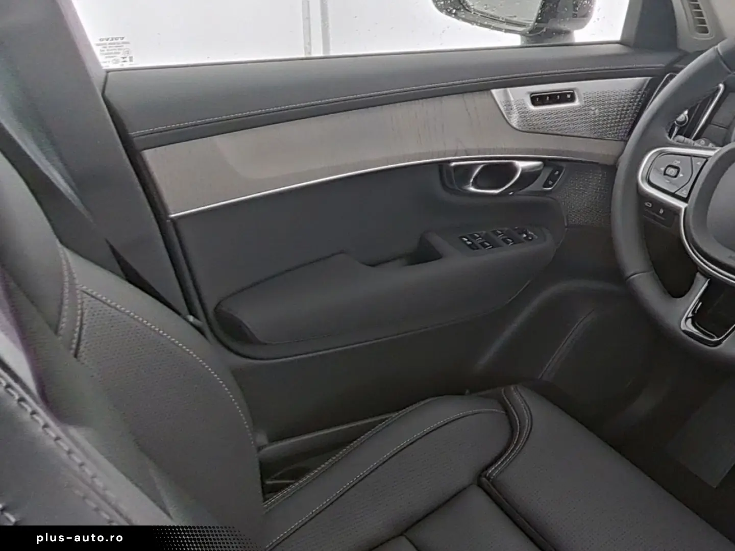 VOLVO XC90 T8 Plus Dark Recharge Plug-In Hybrid AWD