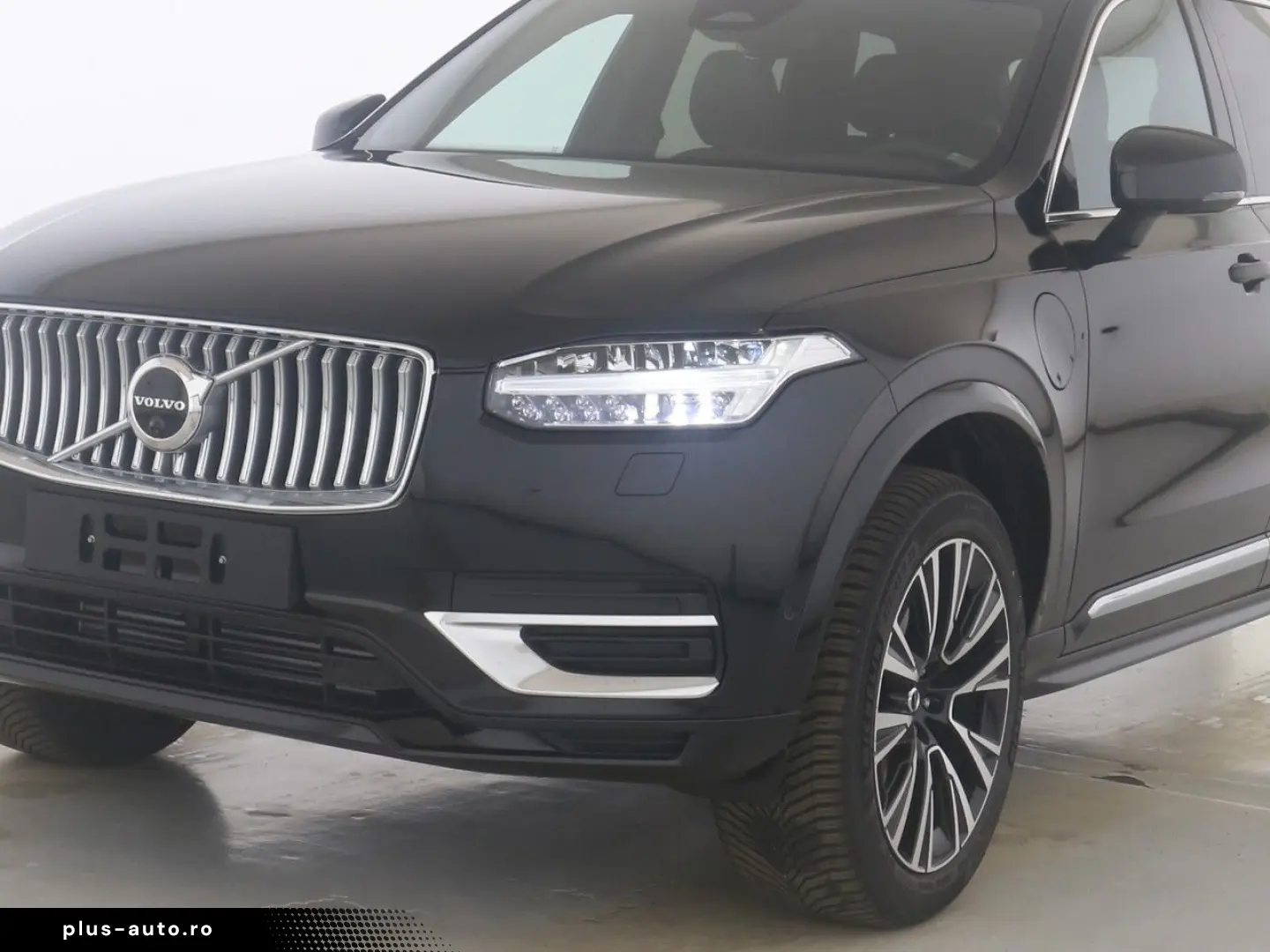 VOLVO XC90 T8 Plus Bright Recharge Plug-In Hybrid AWD