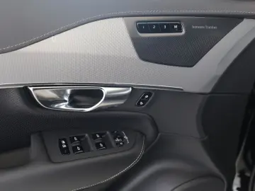 VOLVO XC90 T8 Plus Bright Recharge Plug-In Hybrid AWD