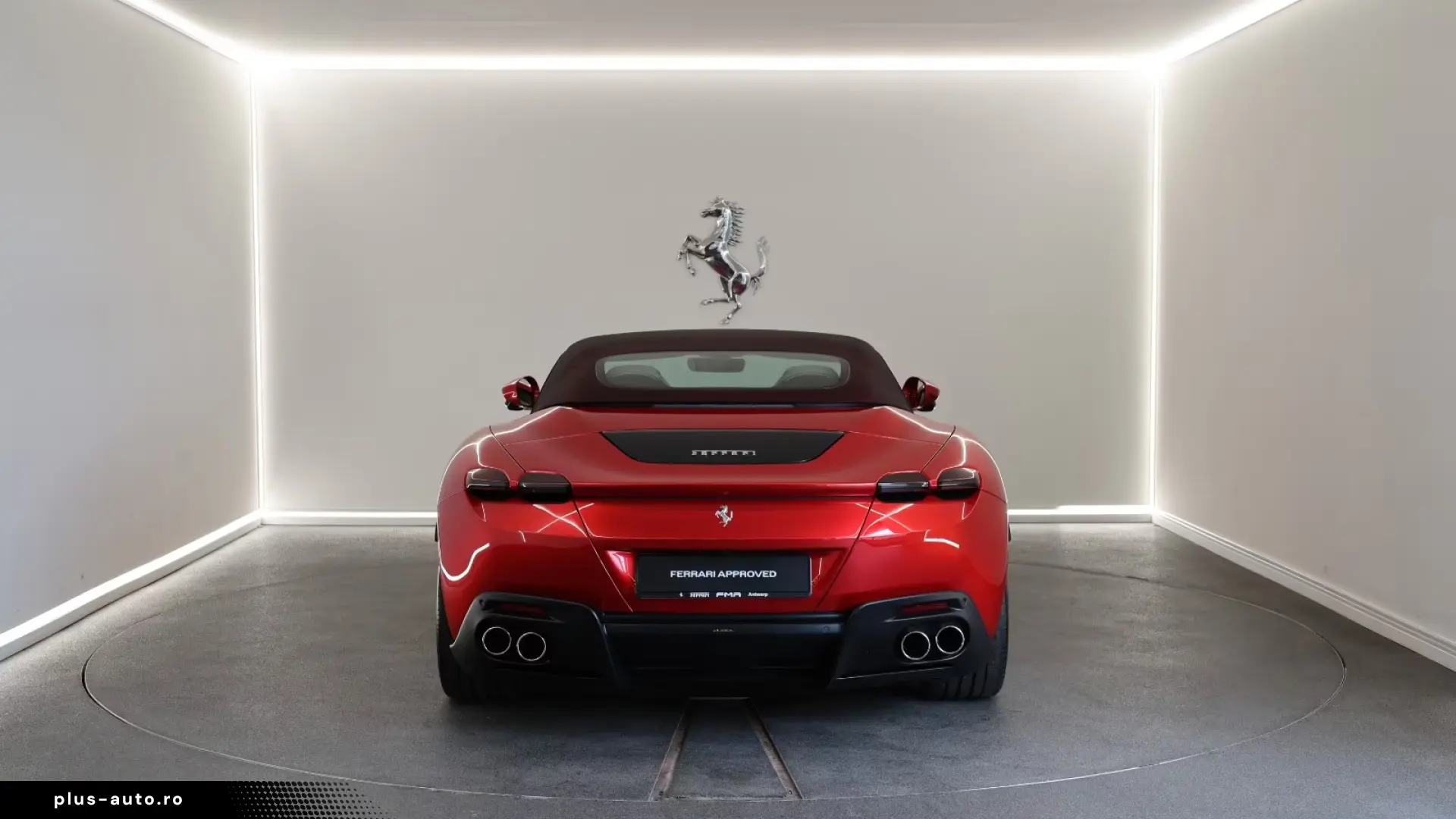 Ferrari Roma Spider   Rosso Magma