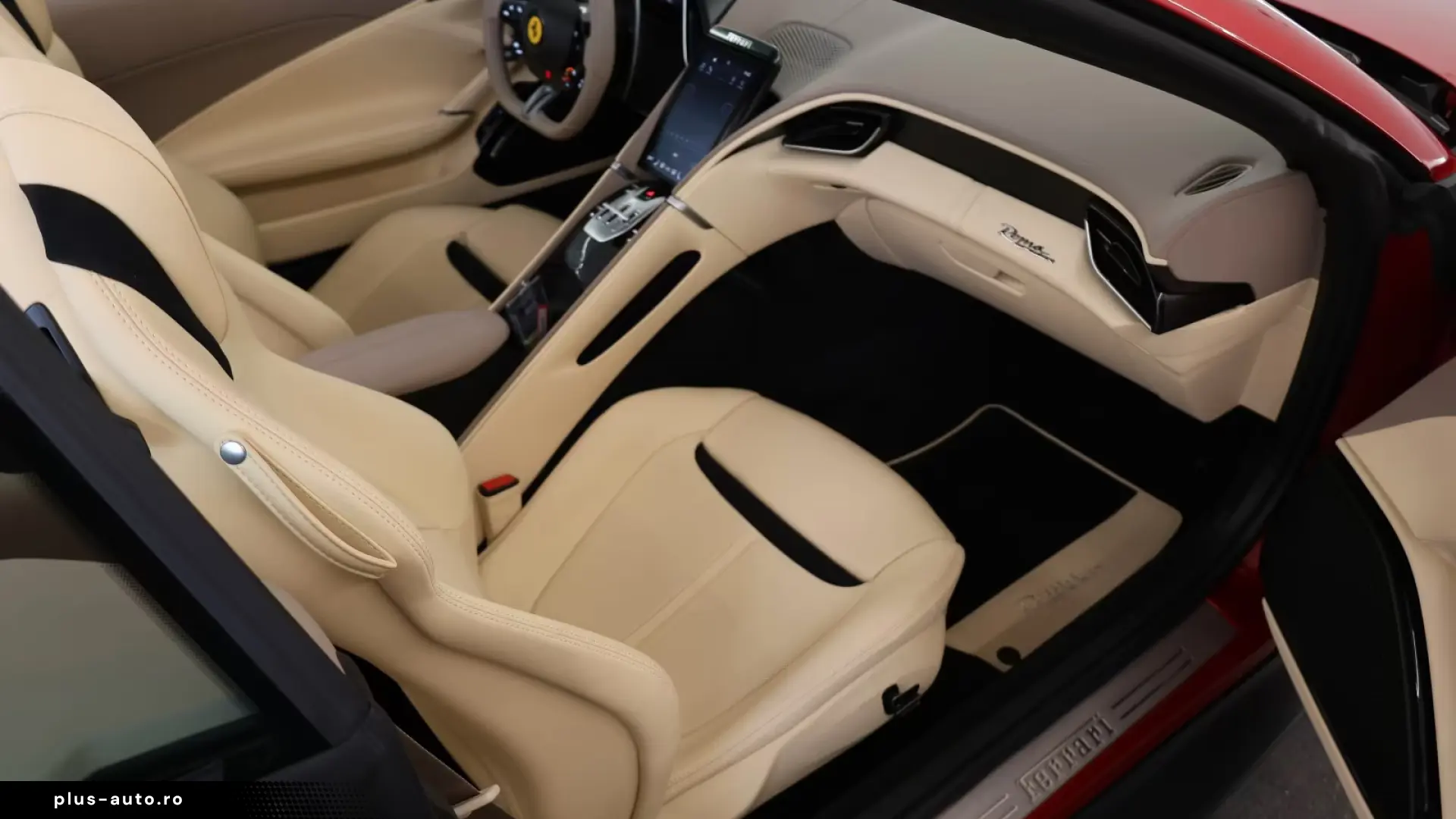 Ferrari Roma Spider   Rosso Magma