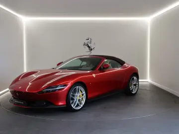 Ferrari Roma Spider   Rosso Magma